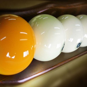 Купить в Белгороде полку для бильярдных шаров П-1 сосна